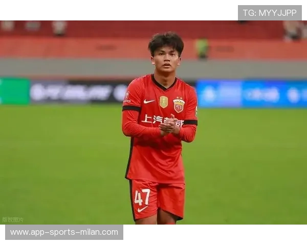 年轻中场被媒体评为“赛季潜力股”,关注度暴涨 年轻中场被媒体评为“赛季潜力股”,关注度暴涨