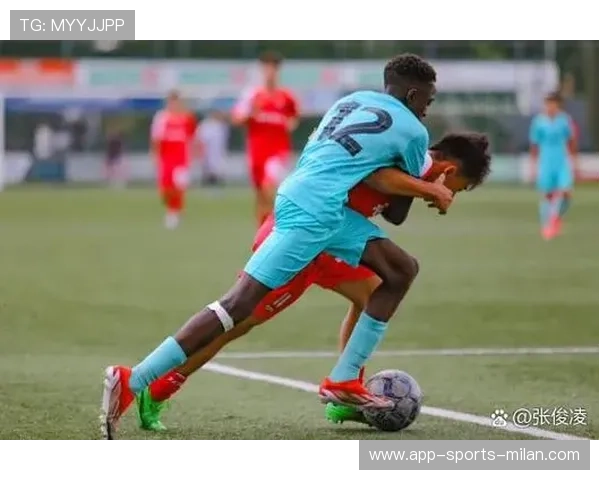 青训小将被安排与一线队训练,提前体验职业节奏 青训小将被安排与一线队训练,提前体验职业节奏