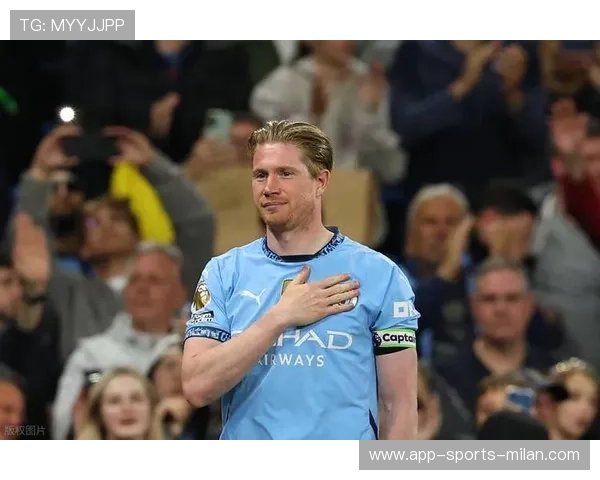 德布劳内小角度吊射险些破门:技术与艺术的完美融合 德布劳内小角度吊射险些破门:技术与艺术的完美融合