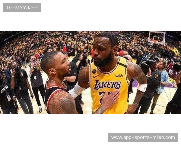 詹姆斯最后一攻得手，湖人在关键比赛中笑到最后