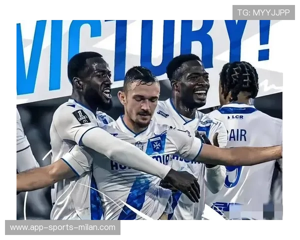 法甲巴黎中场组织出色,进攻威胁犀利——控场美学与锋芒并举