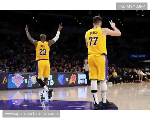 詹姆斯外线与内线并举,湖人连胜不止 詹姆斯外线与内线并举,湖人连胜不止