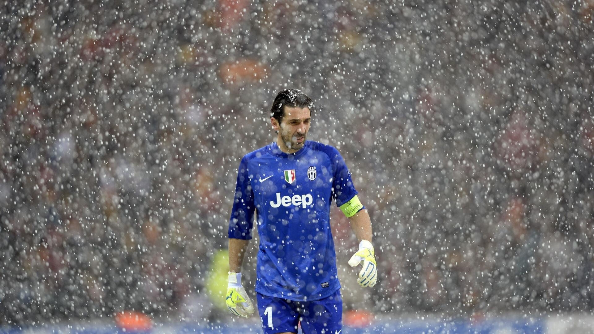 中国足球联赛持续优化裁判判罚透明度，中国足球裁判规则