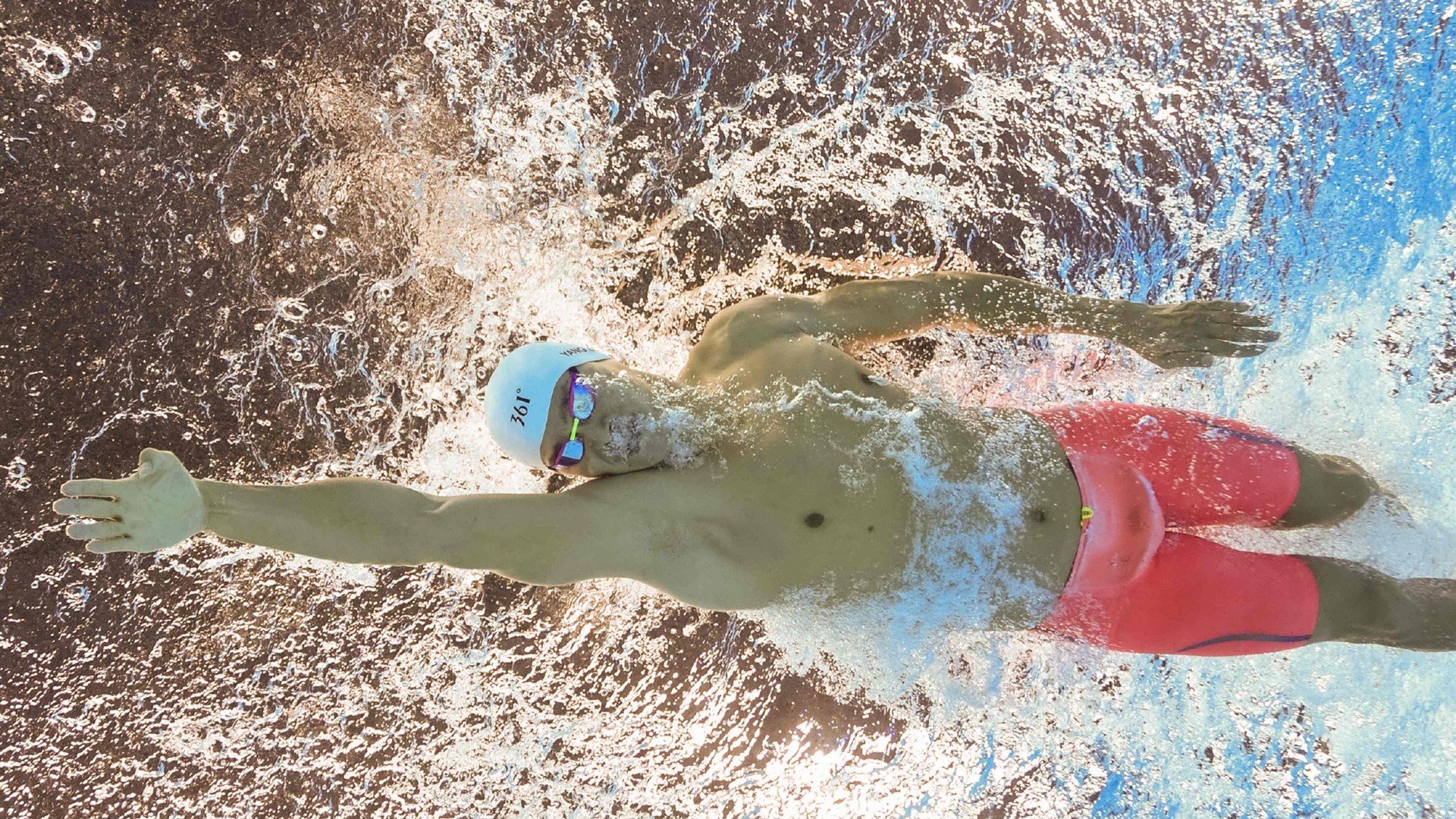 中国足球联赛打造多年龄层观赛优惠机制，中国足球职业比赛有年龄规定吗