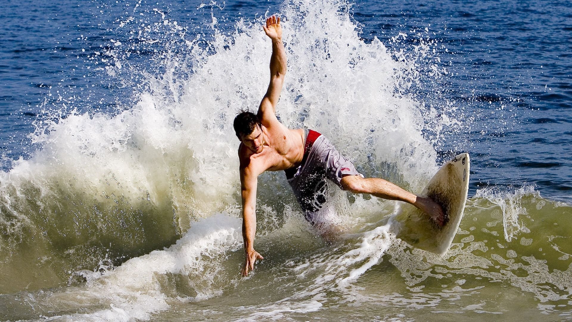 中美选手蝶泳高频换气与划水协调性分析，蝶泳如何呼吸换气